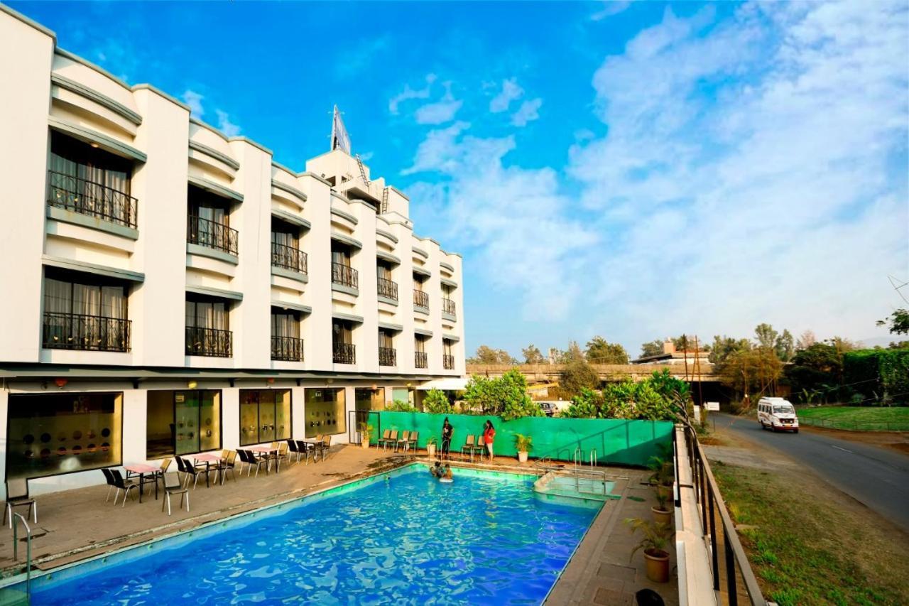 Hotel Aristro Lonavala Esterno foto