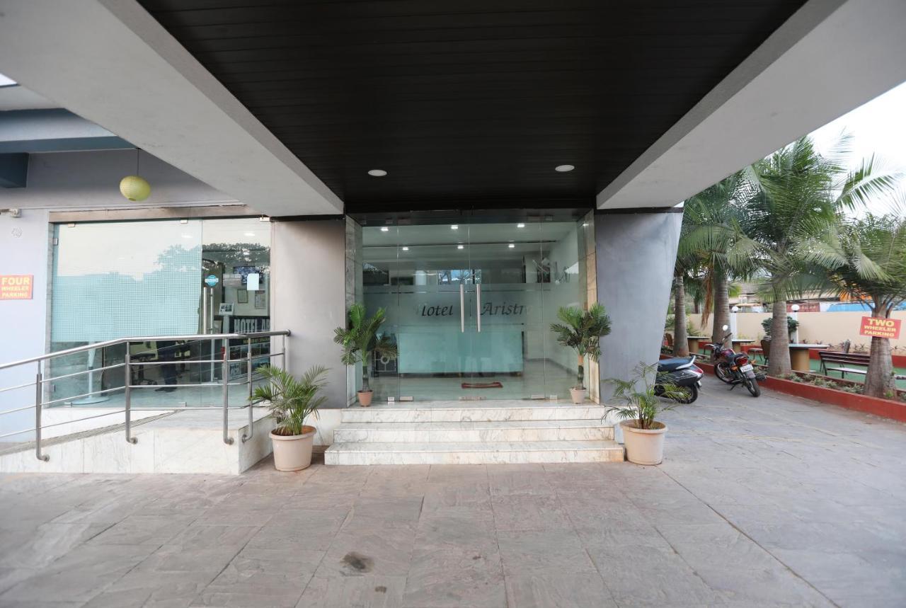 Hotel Aristro Lonavala Esterno foto