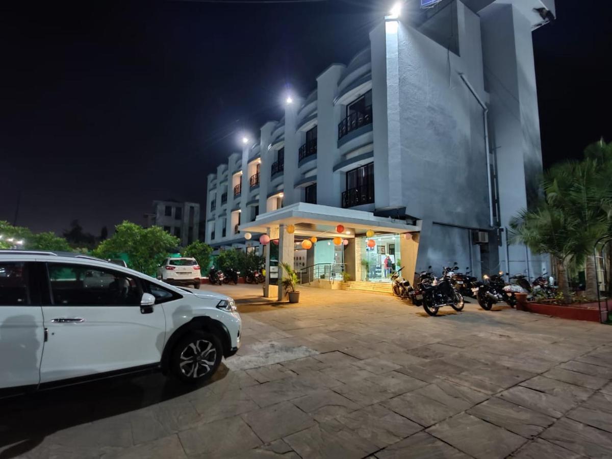 Hotel Aristro Lonavala Esterno foto