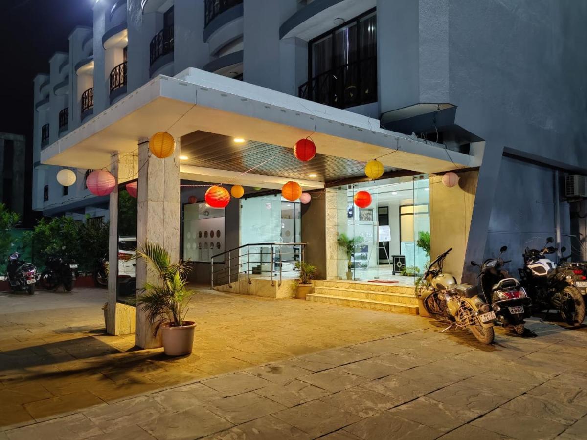 Hotel Aristro Lonavala Esterno foto