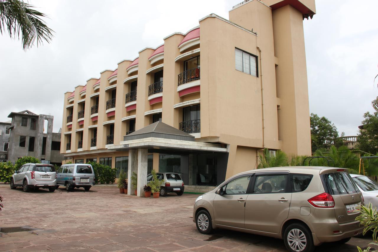 Hotel Aristro Lonavala Esterno foto