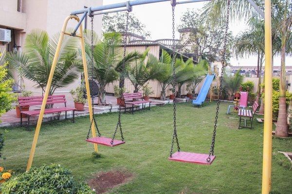 Hotel Aristro Lonavala Esterno foto