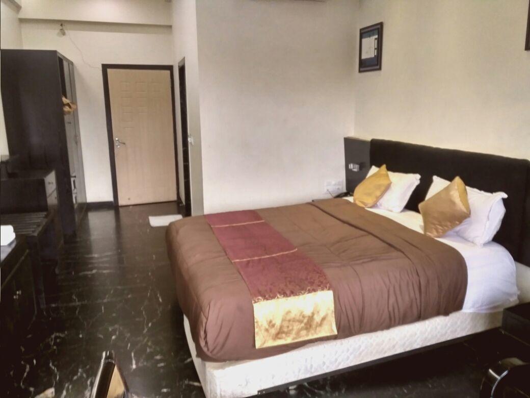 Hotel Aristro Lonavala Esterno foto